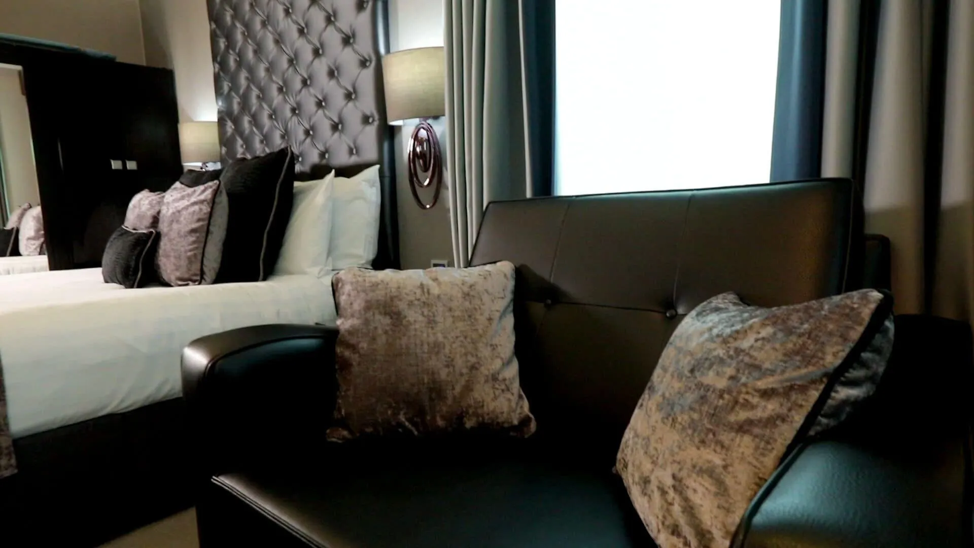 The Continental Hotel, Heathrow Hounslow Hotel
