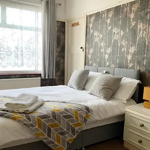 Holiday home Shenley Road, Hounslow