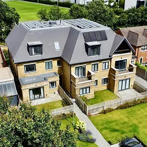 Apartment 172-174 Wood Lane, Hounslow